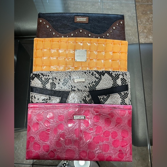 Handbags - Elegant Women's Clutch Bag Collection